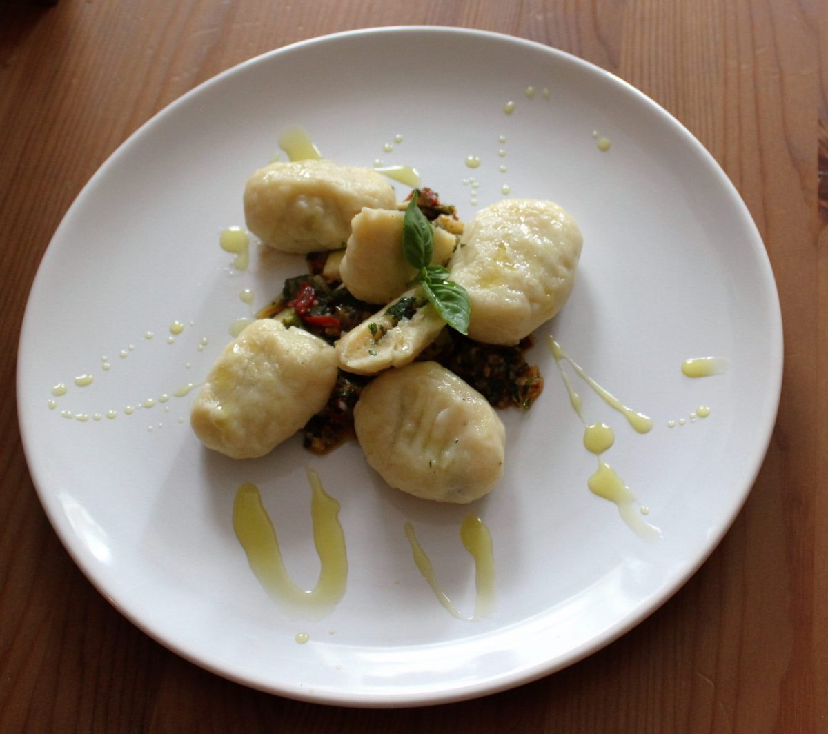 Gnocchi mit Wildkräuterfüllung